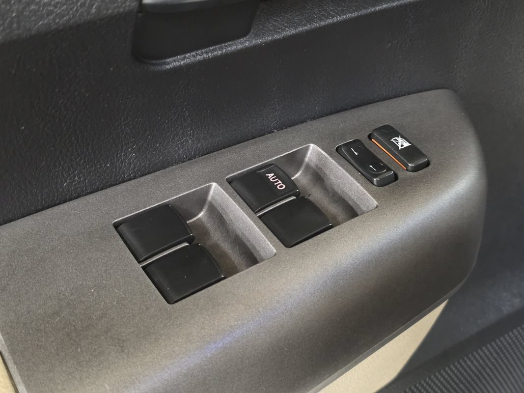 Used 2012 Toyota Tundra 4x4 CrewMax w/ SR5 Pkg image 50