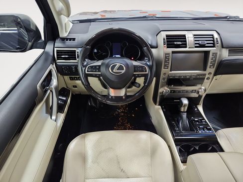 Used 2020 Lexus GX 460 Luxury w/ Accessory Package AWD/4WD image 10