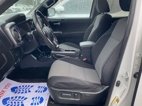 Used 2021 Toyota Tacoma TRD Sport image 7