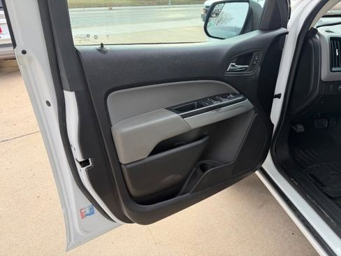 Used 2018 Chevrolet Colorado LT w/ LT Convenience Package image 10