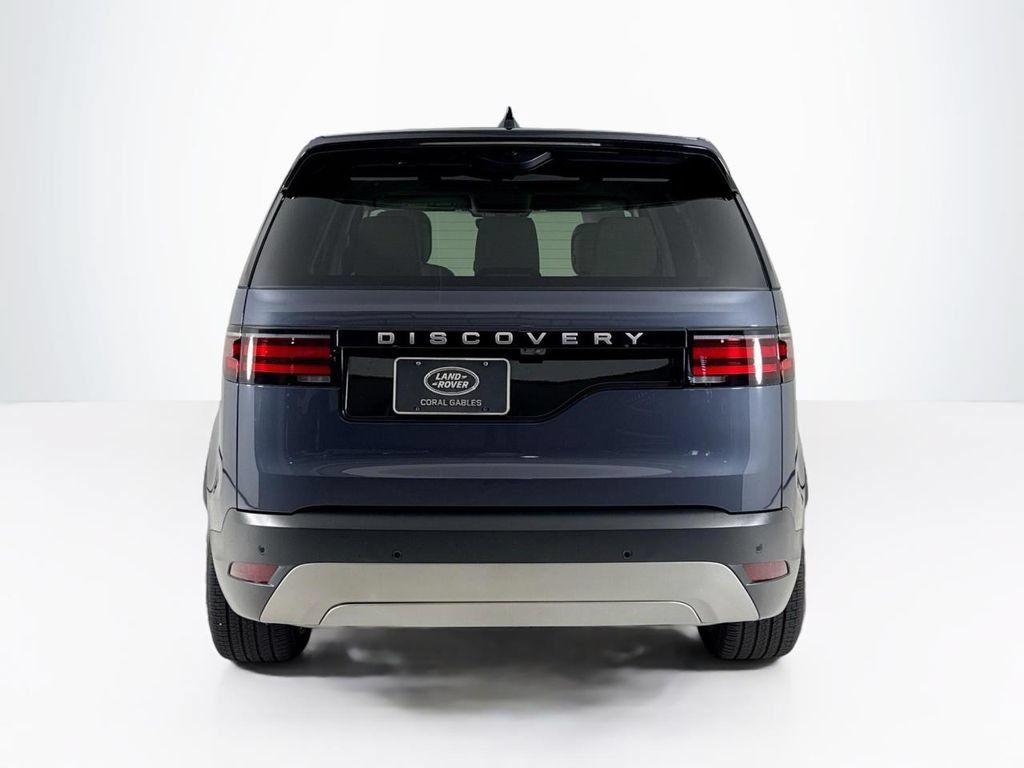 Used 2024 Land Rover Discovery S AWD/4WD image 4