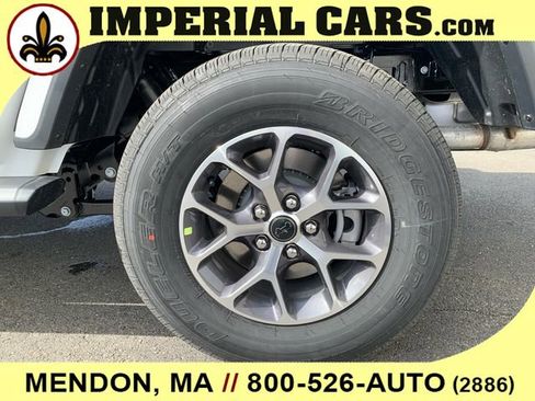 New 2025 Jeep Gladiator Sport image 9