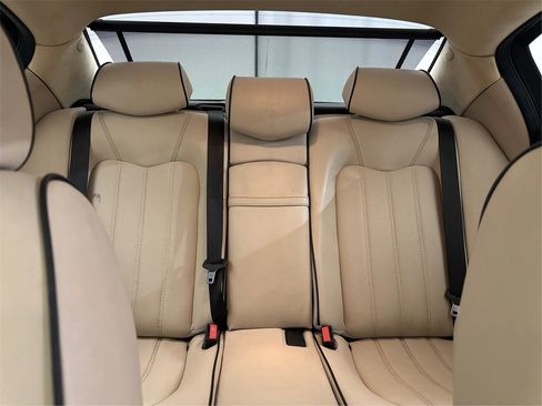 Used 2010 Maserati Quattroporte S image 31