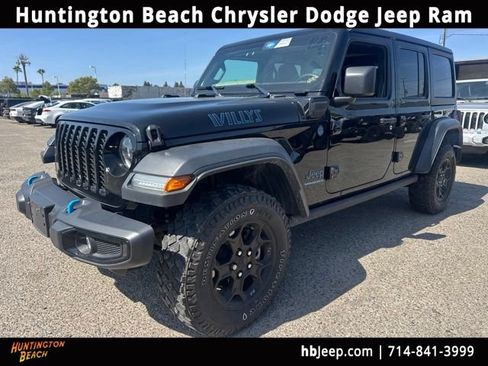 Used 2023 Jeep Wrangler Unlimited w/ Cold Weather Group AWD/4WD image 1