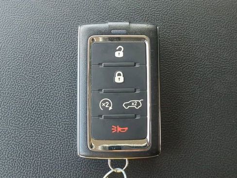 Used 2023 Jeep Grand Cherokee 4WD 4xe w/ Luxury Tech Group II image 38