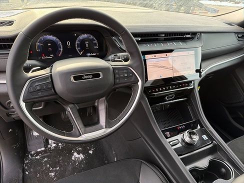 New 2026 Jeep Grand Cherokee Laredo image 11