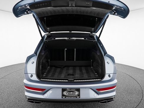Certified 2023 Bentley Bentayga AWD/4WD image 40
