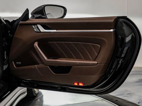 Used 2021 Porsche 911 Turbo S image 89