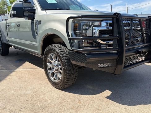 Used 2020 Ford F350 Lariat w/ Lariat Ultimate Package AWD/4WD image 4