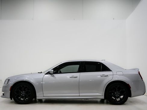 Used 2020 Chrysler 300 S image 6