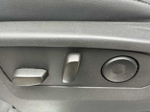 Used 2023 GMC Sierra 1500 SLT w/ SLT Convenience Package image 14