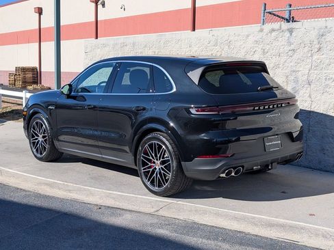 New 2026 Porsche Cayenne S AWD/4WD image 3