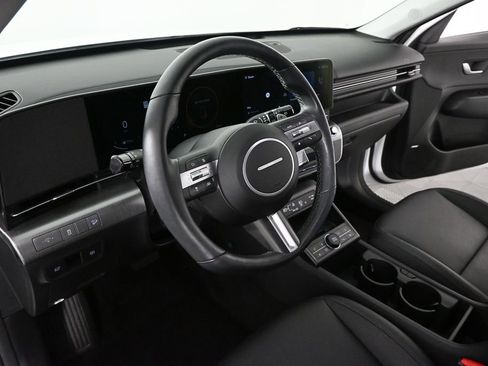 Used 2024 Hyundai Kona Limited image 6