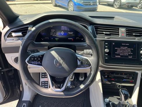 Used 2024 Volkswagen Tiguan SE R-Line FWD image 19