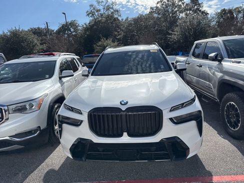 Used 2024 BMW X7 xDrive40i w/ M Sport Package image 2