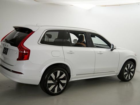 Certified 2023 Volvo XC90 T8 Ultimate w/ Lounge Package AWD/4WD image 9