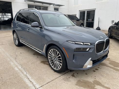 Used 2023 BMW X7 xDrive40i w/ Executive Package image 4
