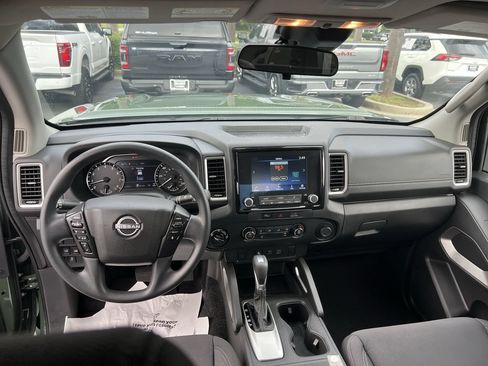 Used 2024 Nissan Frontier SV w/ Technology Package AWD/4WD image 31