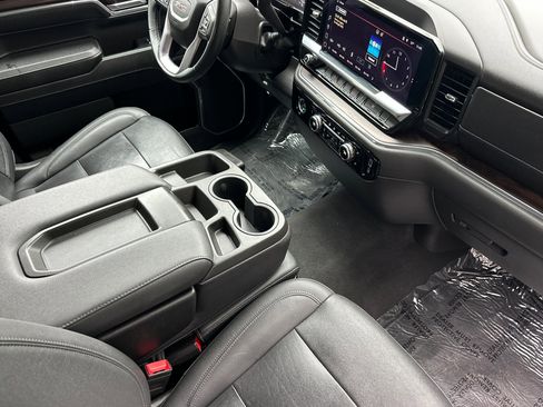 Used 2024 GMC Sierra 1500 SLT image 15