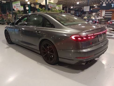 Used 2022 Audi S8 AWD/4WD image 8