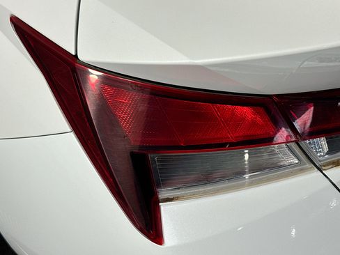 Used 2021 Hyundai Elantra SEL image 35