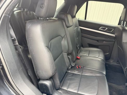 Used 2017 Ford Explorer XLT w/ Equipment Group 202A image 35