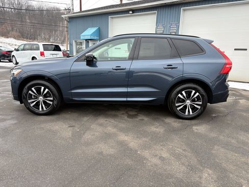 Used 2024 Volvo XC60 B5 Core image 2