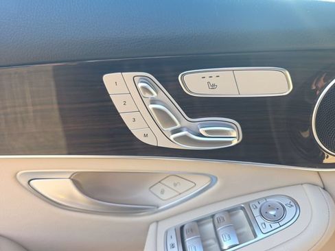 Used 2022 Mercedes-Benz GLC 300 4MATIC image 12