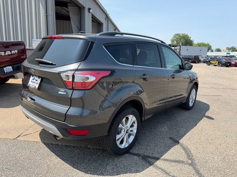 Used 2018 Ford Escape SE AWD/4WD image 4