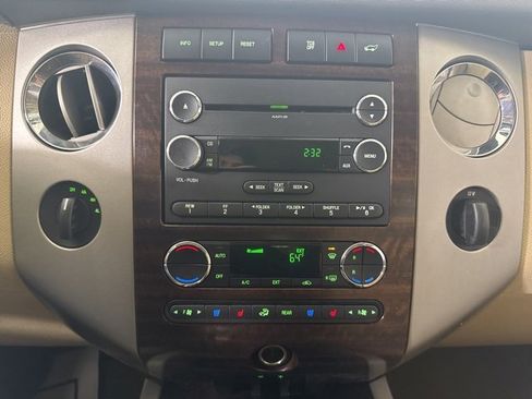 Used 2013 Ford Expedition EL XLT image 16