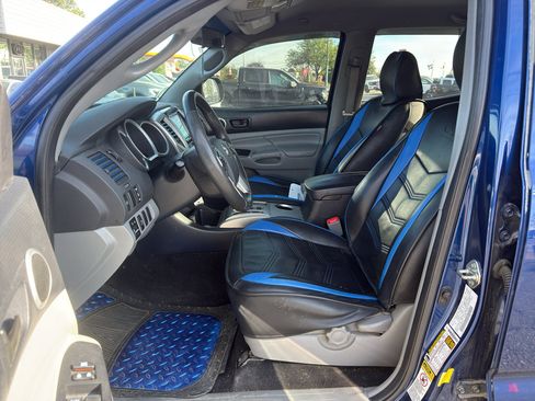 Used 2014 Toyota Tacoma PreRunner w/ TRD Sport Package image 11