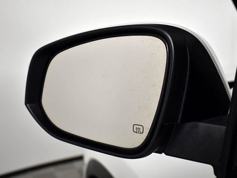 Used 2019 Toyota Highlander LE image 30