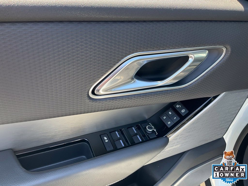 Used 2018 Land Rover Range Rover Velar R-Dynamic SE AWD/4WD image 24
