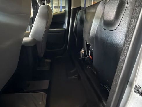 Used 2020 Chevrolet Colorado W/T image 15