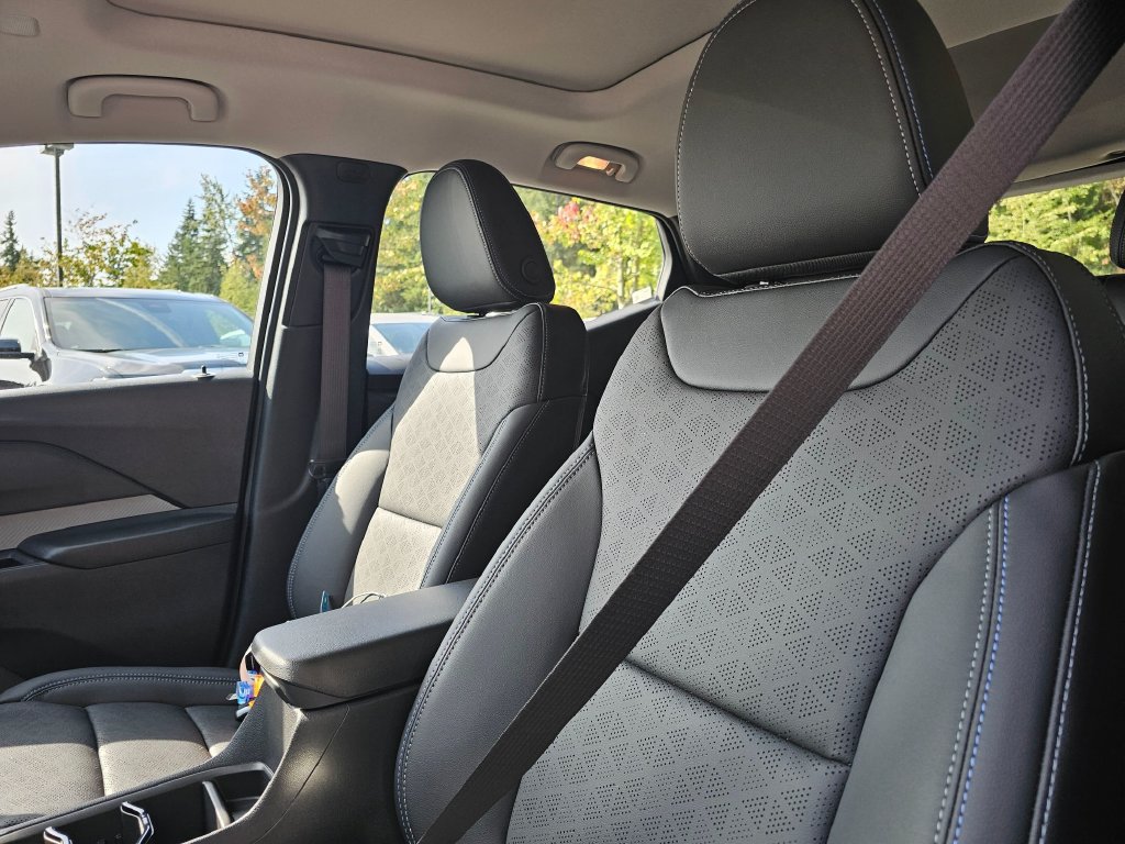New 2027 Chevrolet Bolt LT w/ Dual Panel Sunroof Package FWD image 25