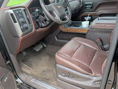 Used 2015 Chevrolet Silverado 1500 High Country w/ High Country Premium Package AWD/4WD image 15