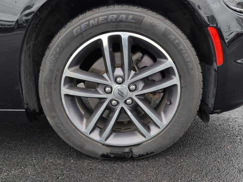 Used 2019 Dodge Charger SXT image 12