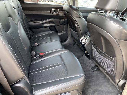 Used 2023 Kia Sorento S FWD image 24