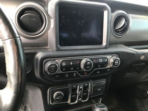 Used 2021 Jeep Gladiator Willys image 5