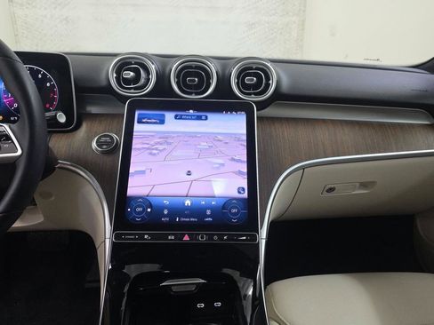 Used 2025 Mercedes-Benz C 300 Sedan image 6