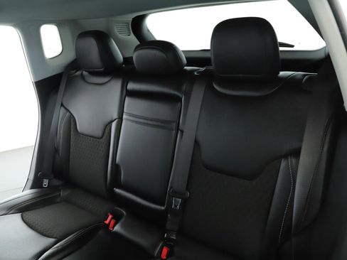 Used 2019 Jeep Compass Latitude w/ Cold Weather Group image 5