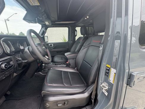 Used 2024 Jeep Wrangler Unlimited Rubicon AWD/4WD image 7