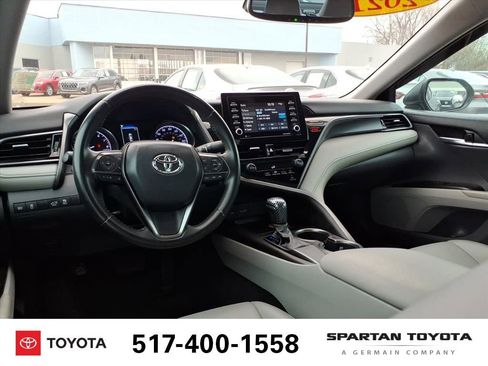 Used 2021 Toyota Camry SE w/ Convenience Package FWD image 13