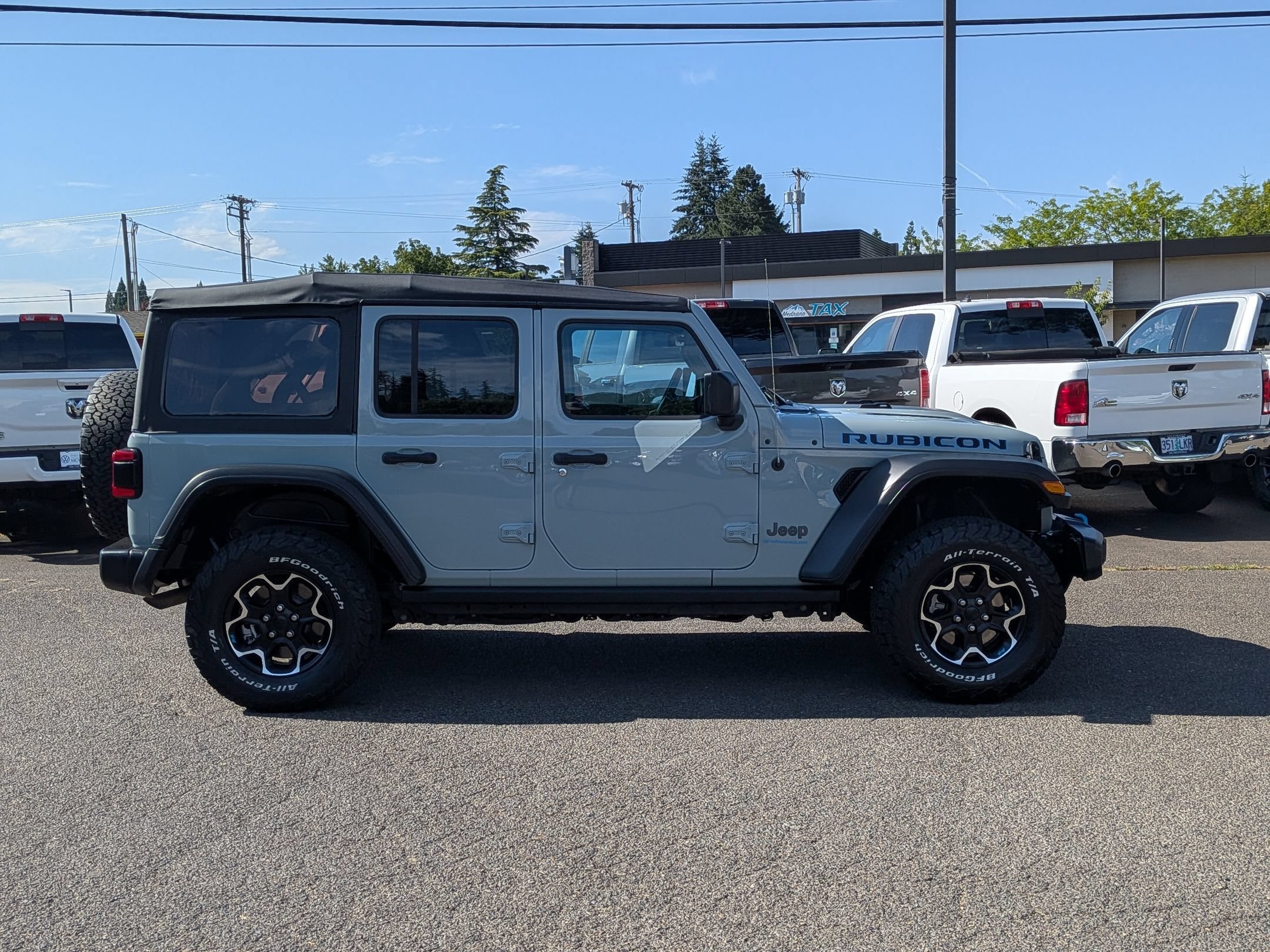 Used 2023 Jeep Wrangler Unlimited Rubicon 4xe AWD/4WD image 6