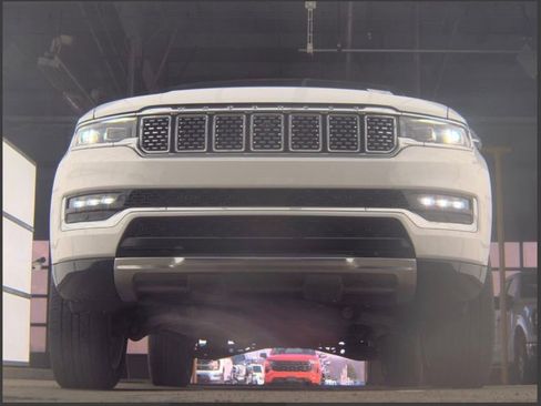 Used 2023 Jeep Grand Wagoneer Series II image 3