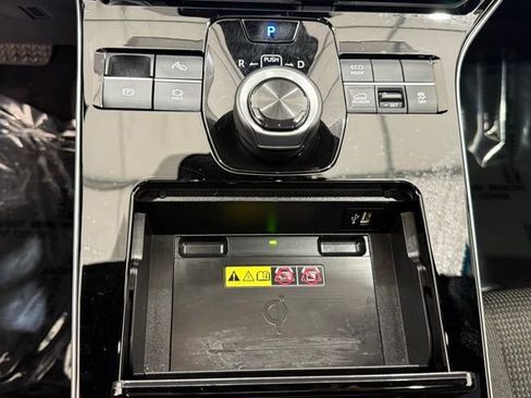 Used 2024 Toyota bZ4X XLE w/ Weather Package image 42