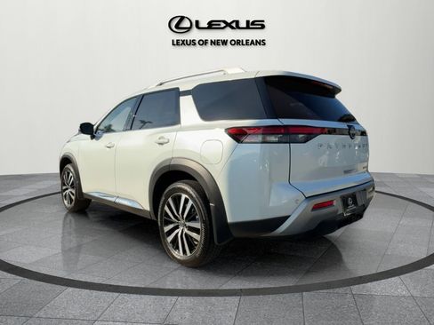 Used 2025 Nissan Pathfinder Platinum w/ Cargo Package image 6