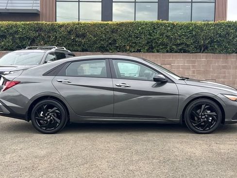 New 2026 Hyundai Elantra SEL Sport FWD image 5