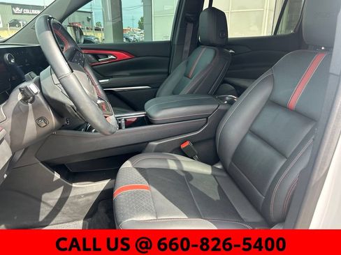 Used 2024 Chevrolet Traverse RS AWD/4WD image 18