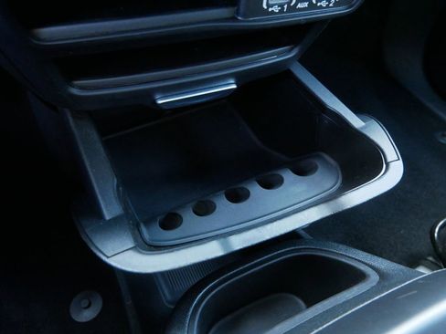 Used 2025 Chrysler Pacifica Select image 28